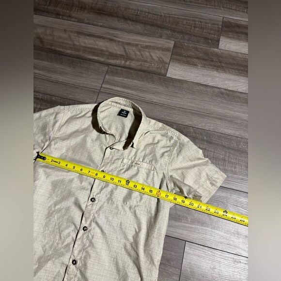 Women’s Tan Kuhl Short Sleeve Button Up Shirt Size Small Hiking Outdoors - Picture 3 of 5